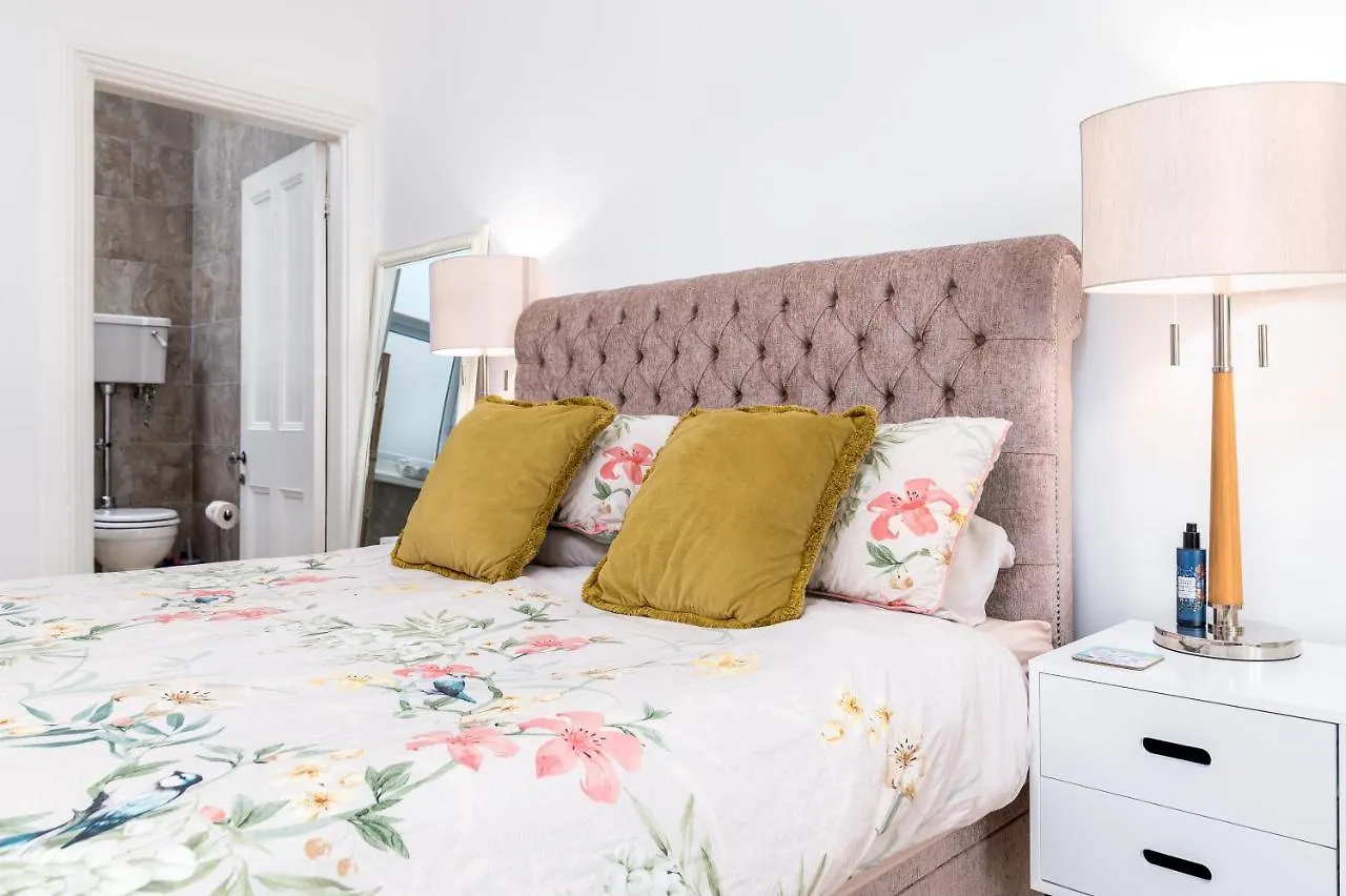 No 8 Metr0pole Towers Luxury With Sea Views Yorkshire Coast Lets * Whitby