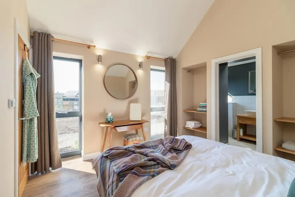 End Farm - The Sheep Shed Apartment *