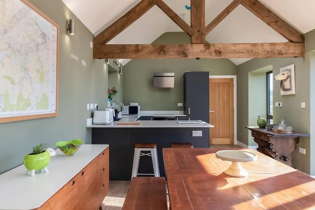 End Farm - The Sheep Shed *