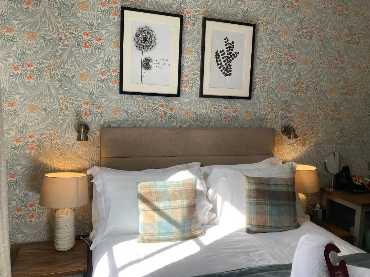 The Station Inn 3*