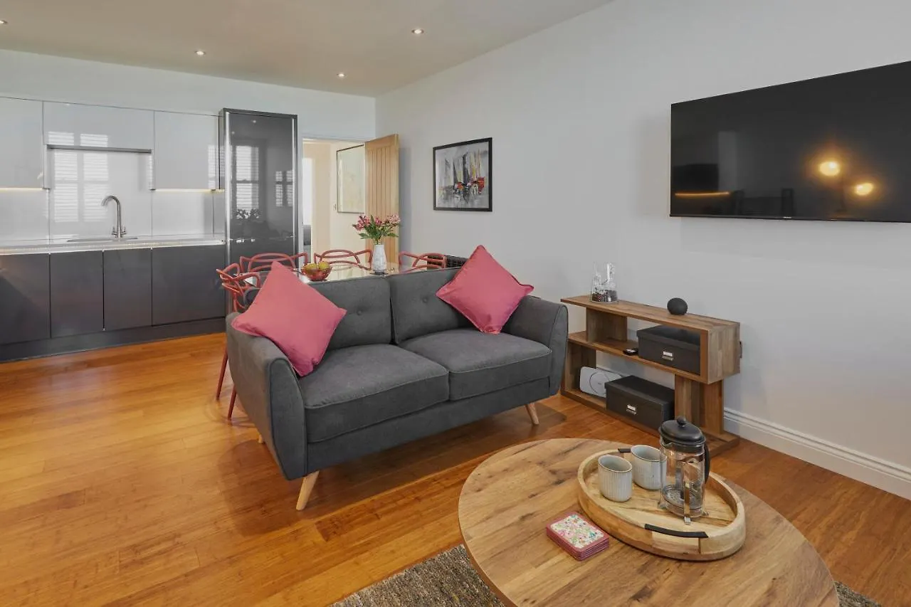 Apartment Host & - Number At Carlill