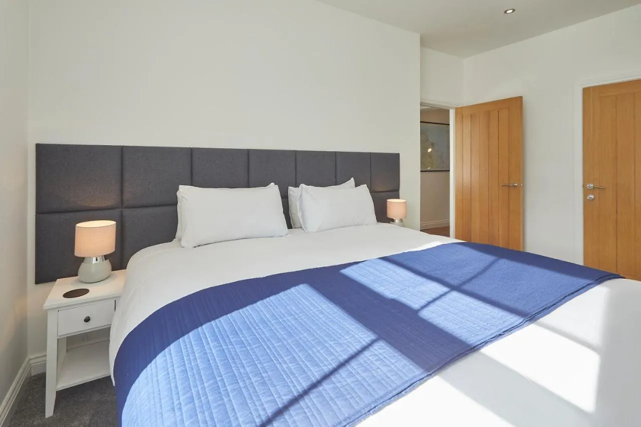 Apartment Host & - Number At Carlill *