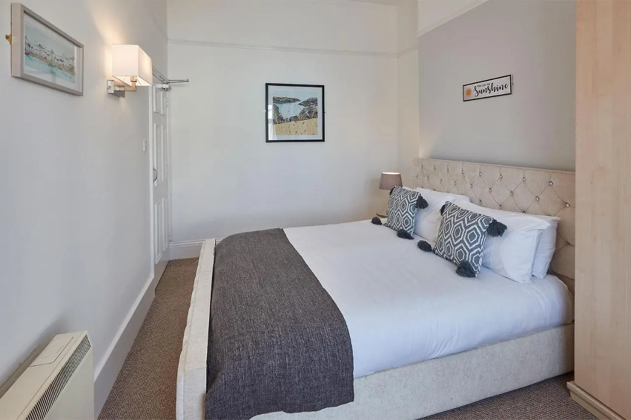 3, Khyber Daire Whitby