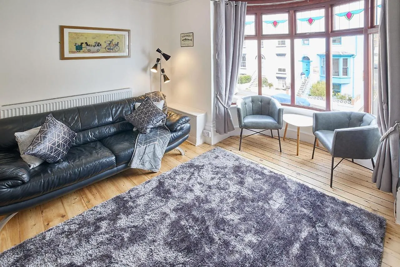 3, Khyber Daire Whitby