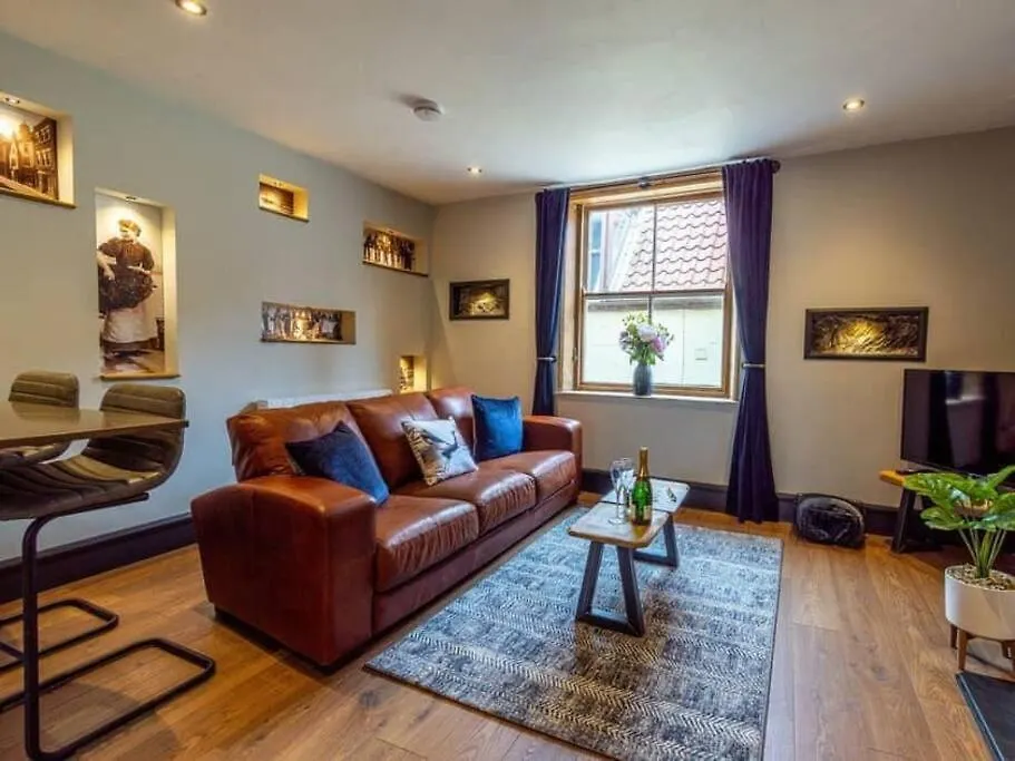 Apartment One Over Eight - Luxury One Bed