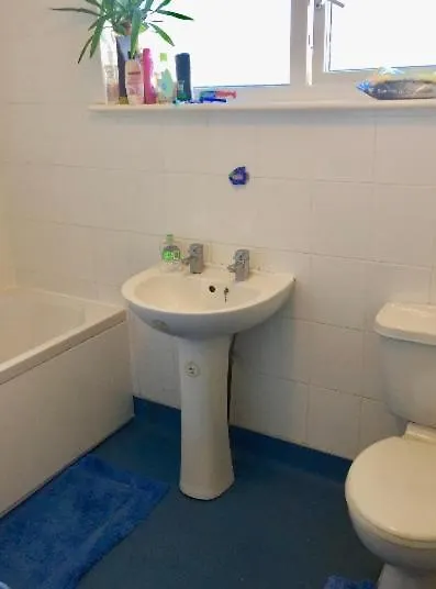 Comfortable & Modern Double Whitby