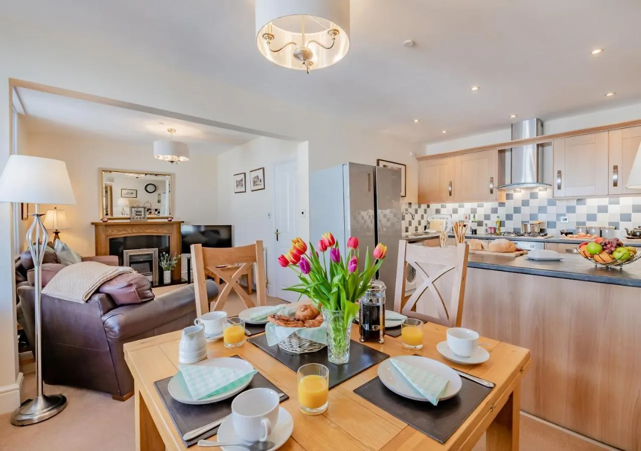 5 Kenilworth House Apartment *