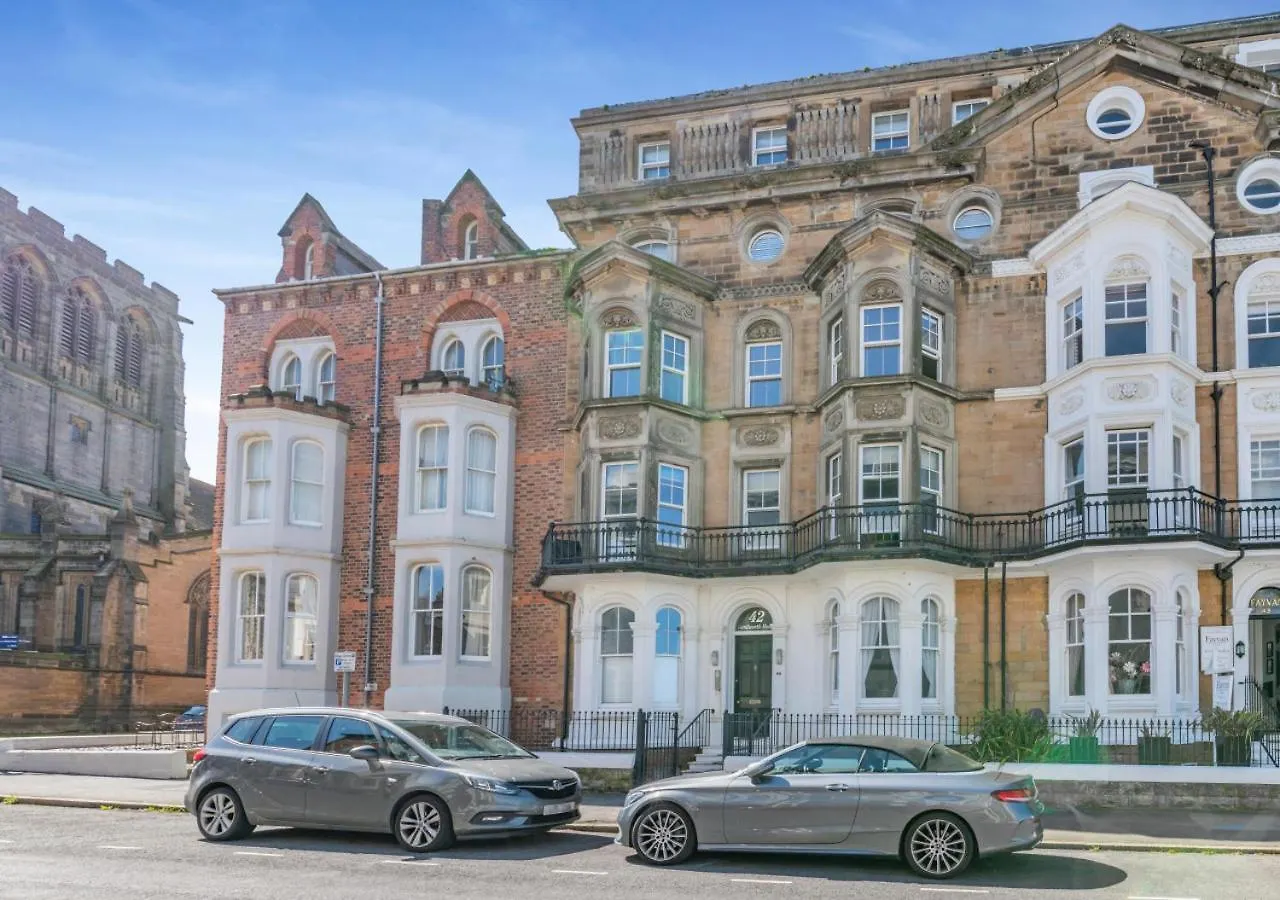 5 Kenilworth House Apartment *