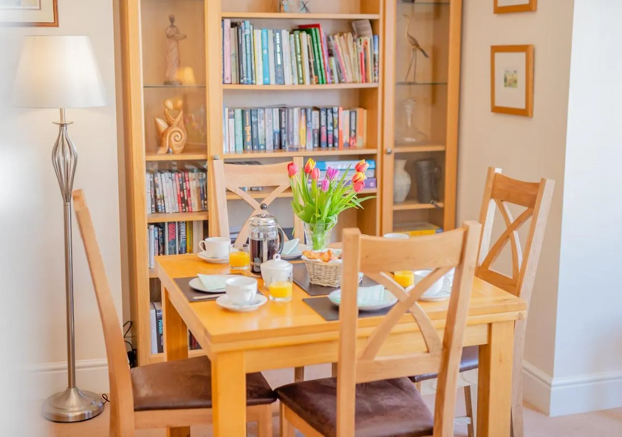 5 Kenilworth House Apartment