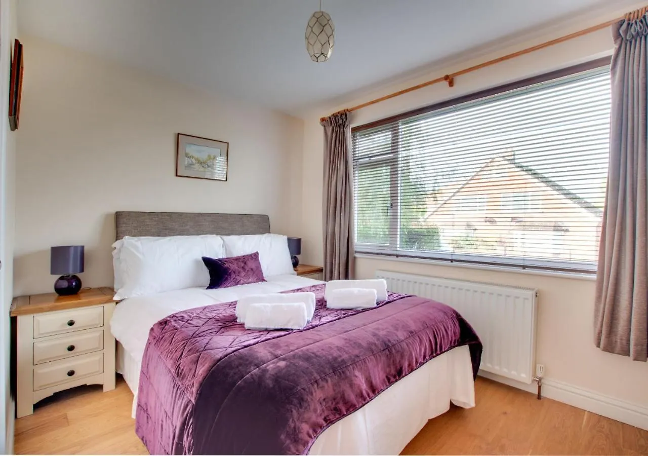 Redroofs Holiday home *