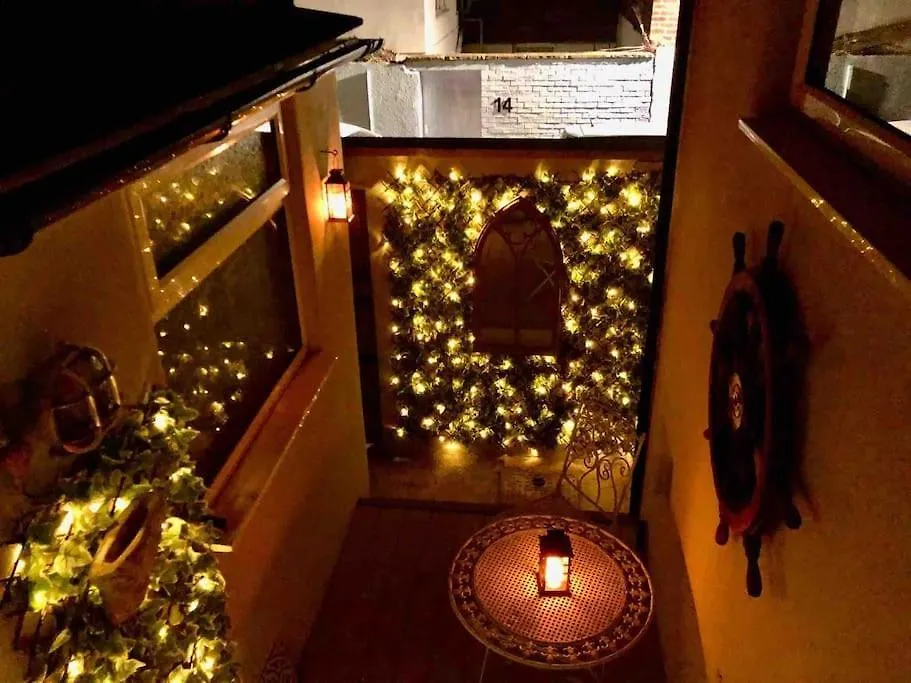 The Merry Gull, - Stunning, Quirky, Luxury * Whitby