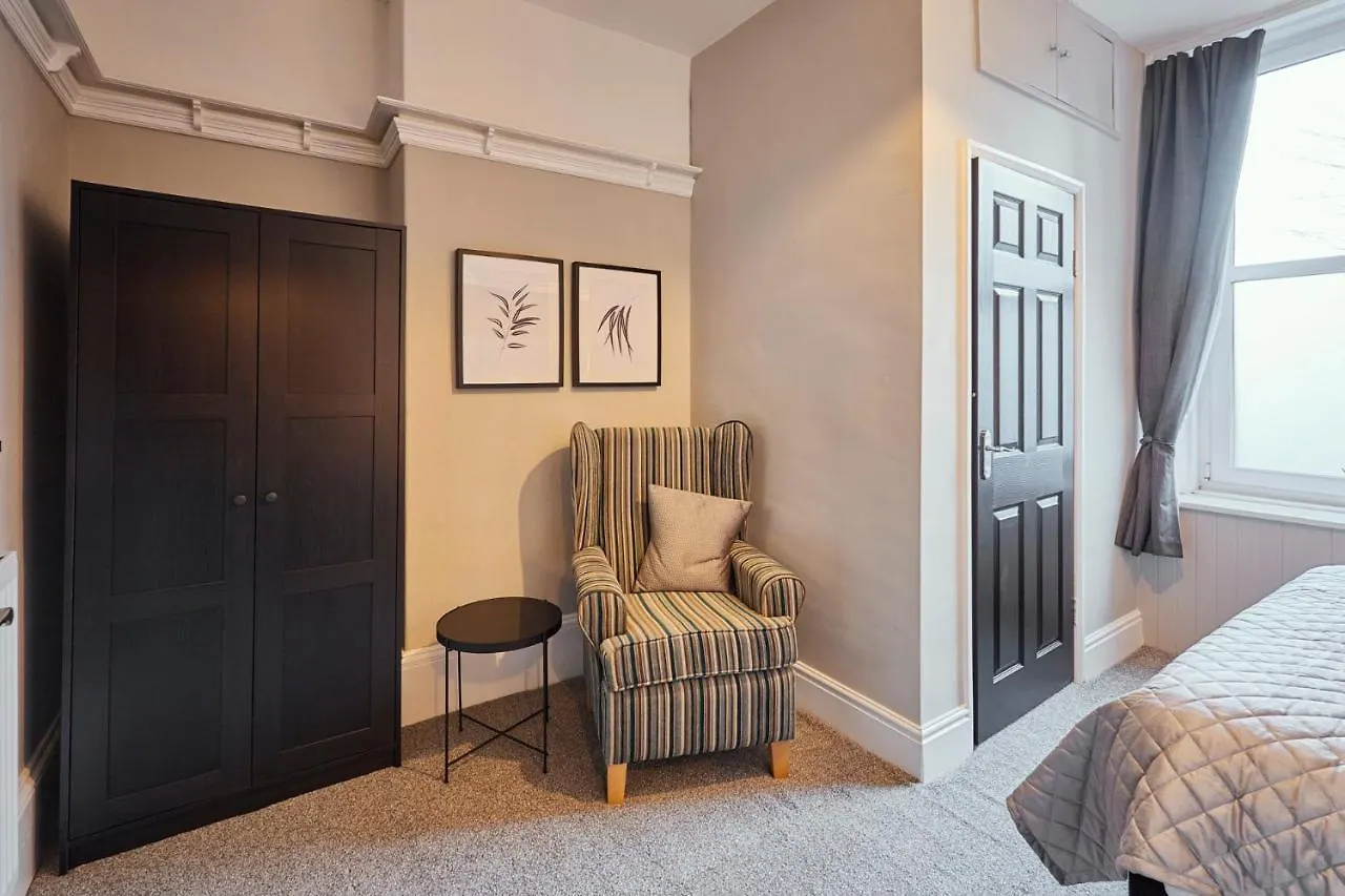 Host & - Endeavour Sails Apartament *
