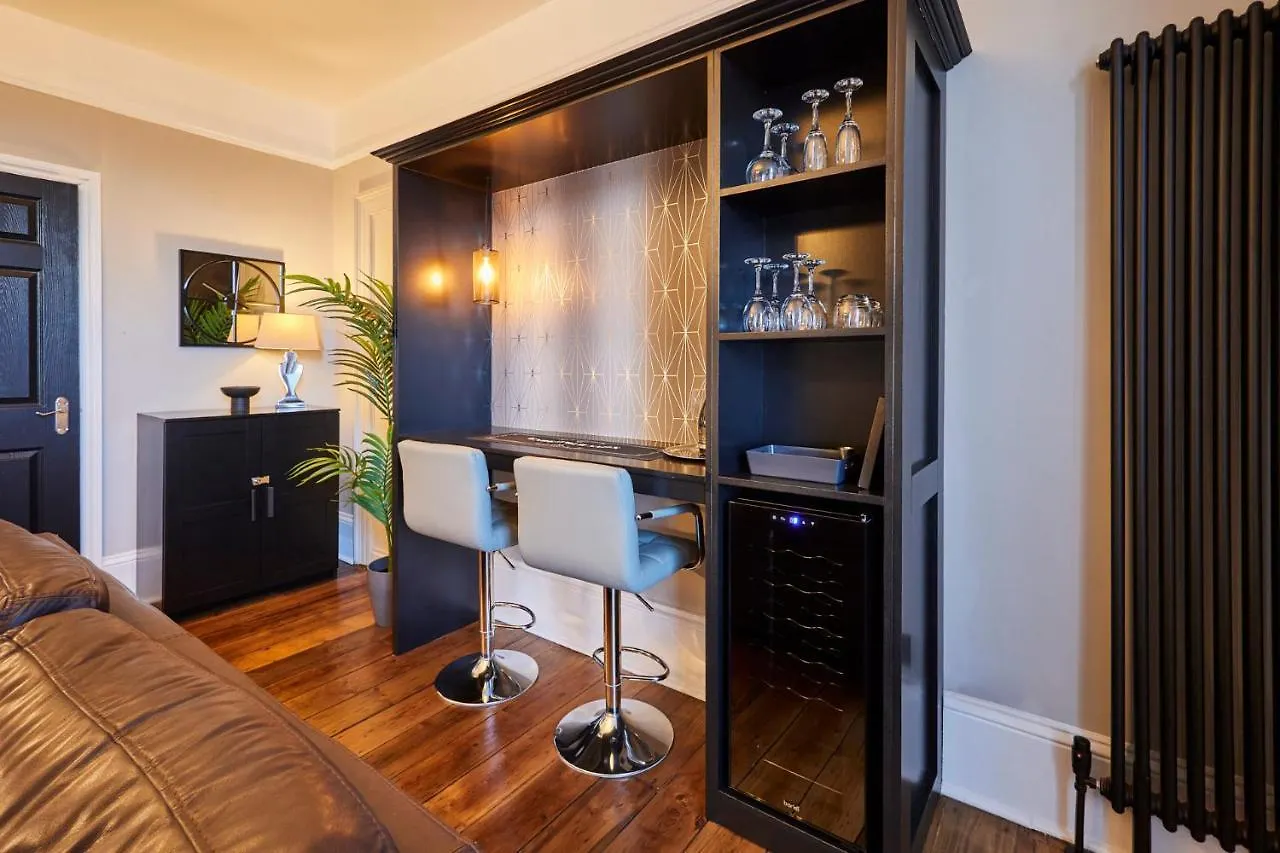 Host & - Endeavour Sails Apartment Whitby