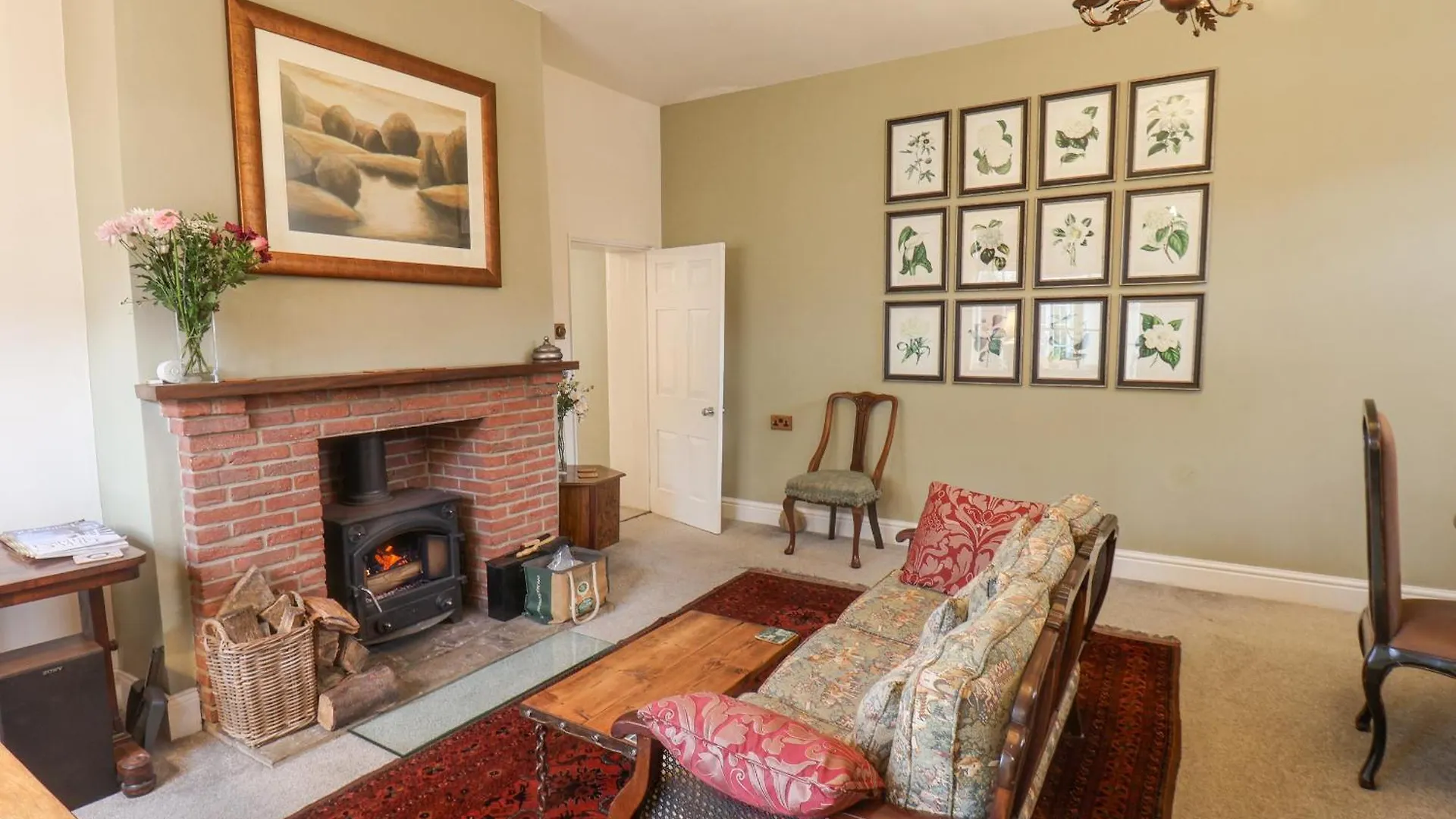 20a St Hilda's *