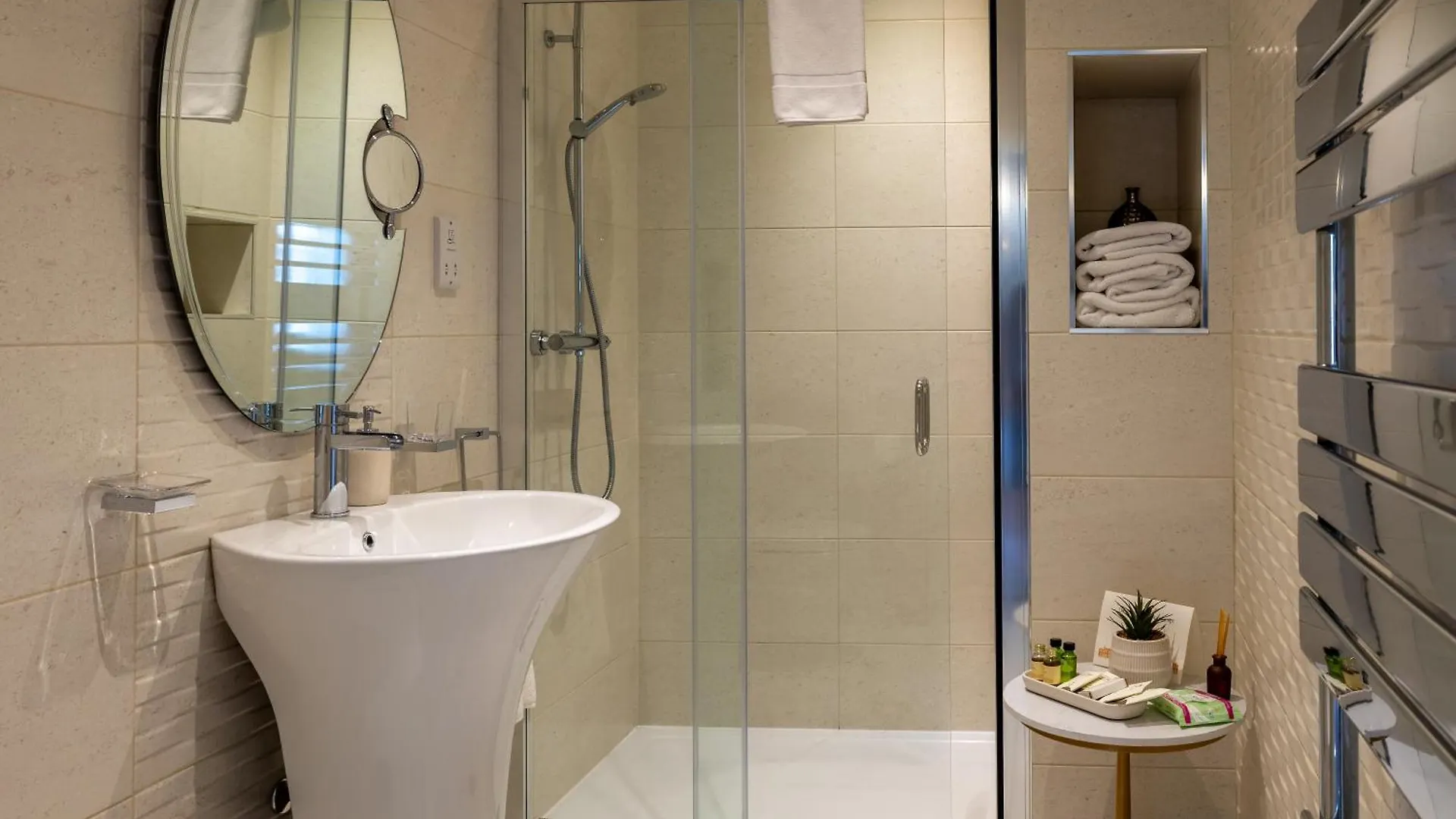 Highgate House 4*