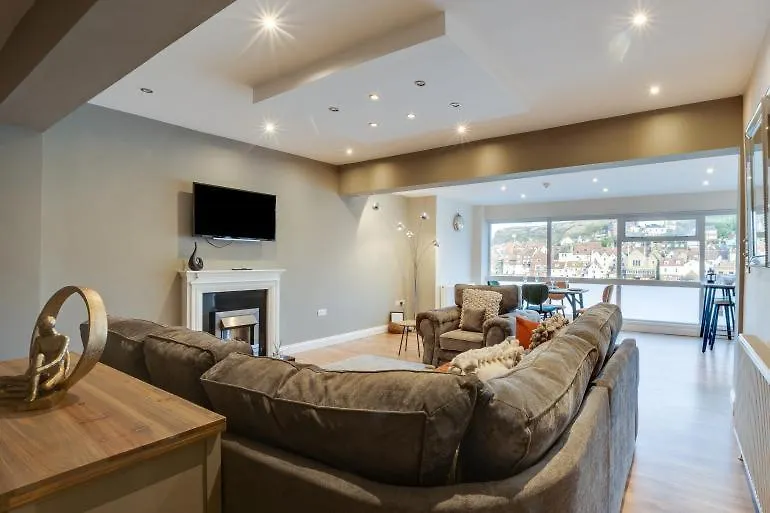 Apartment Number 3 Pier Road