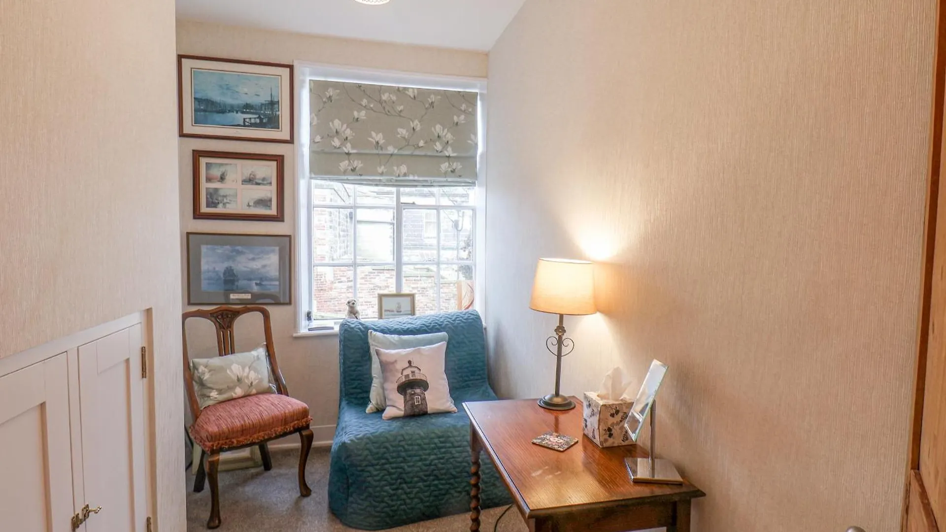 20a St Hilda's *