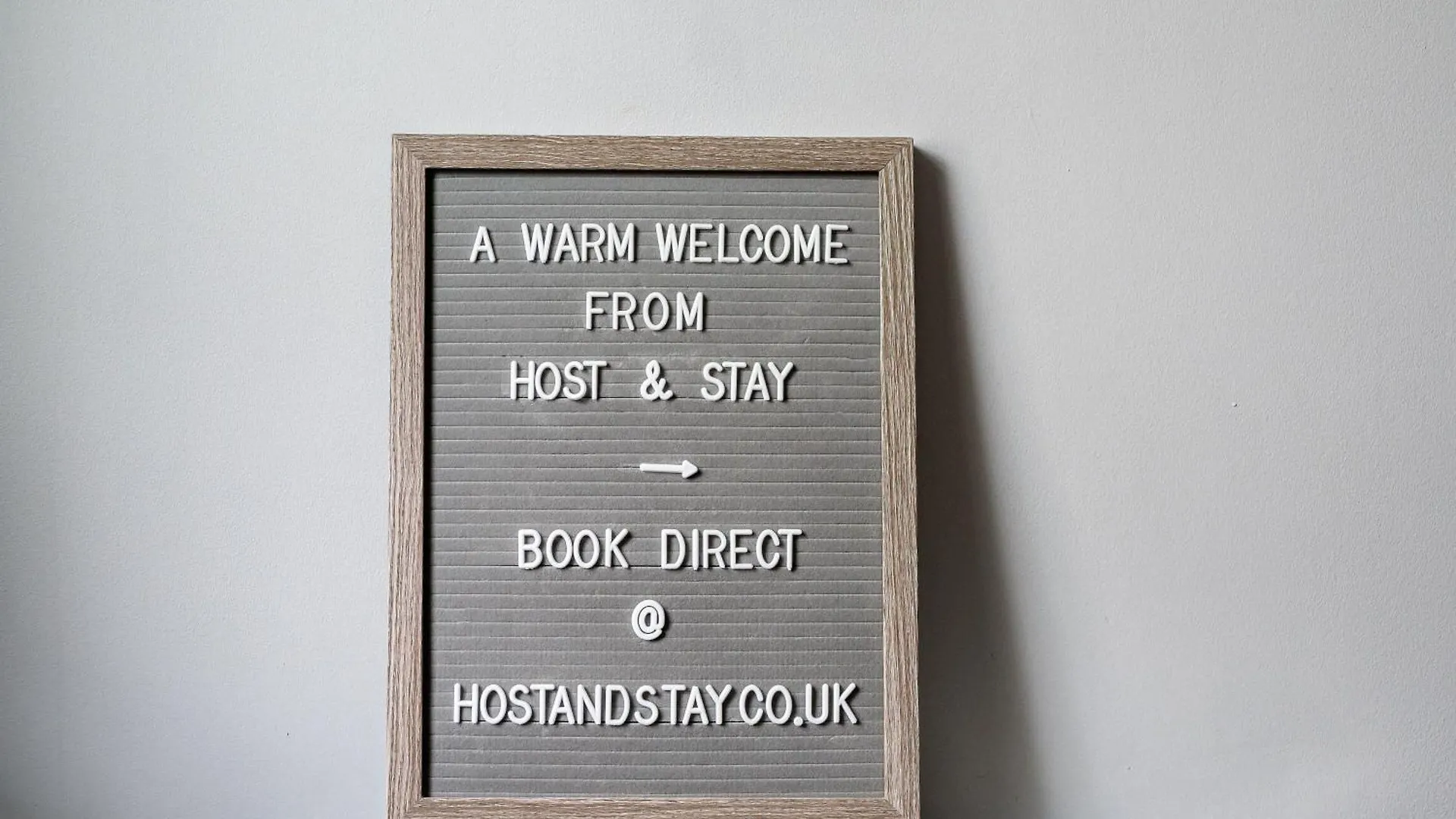 Host & - The Loft At Skinner St Apartment