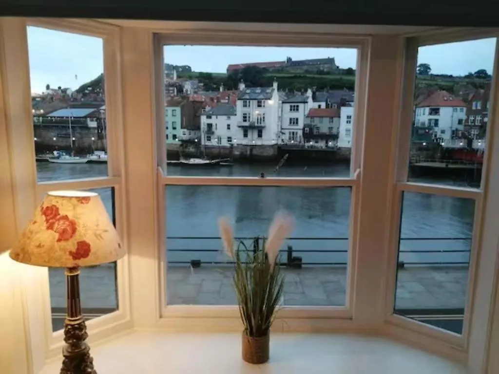 Harbour Side *