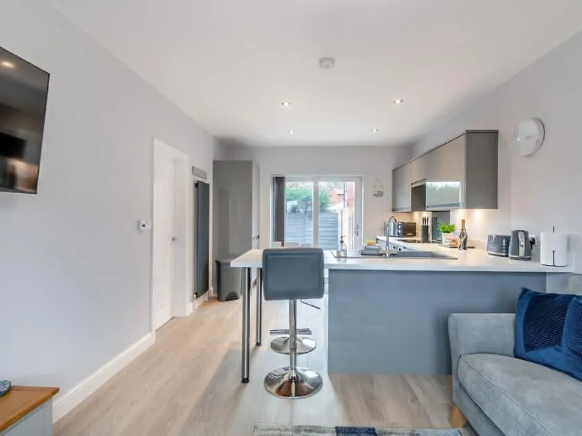 Madeline's View -a Smart And Modern 1 Bed With The Bonus Of A Large Driveway Parking Area