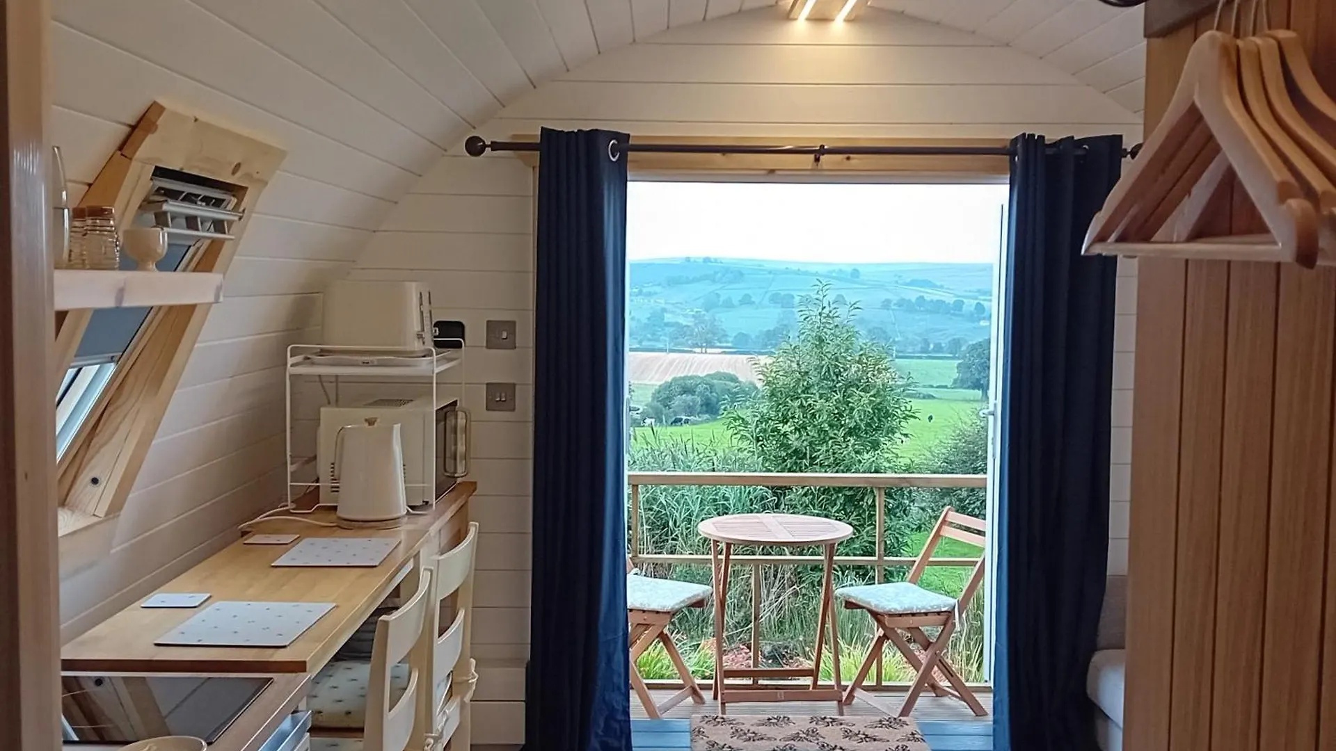 Coombs Glamping Pods Campsite
