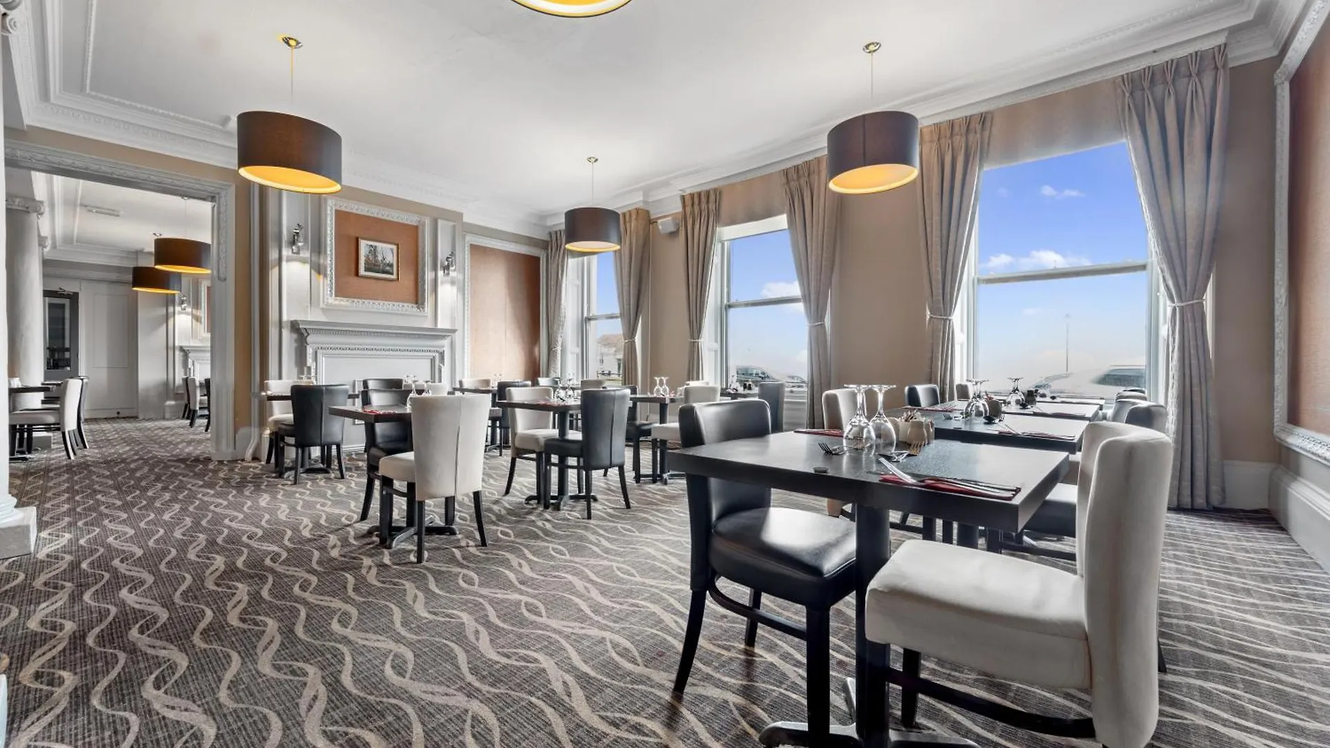 Royal Hotel