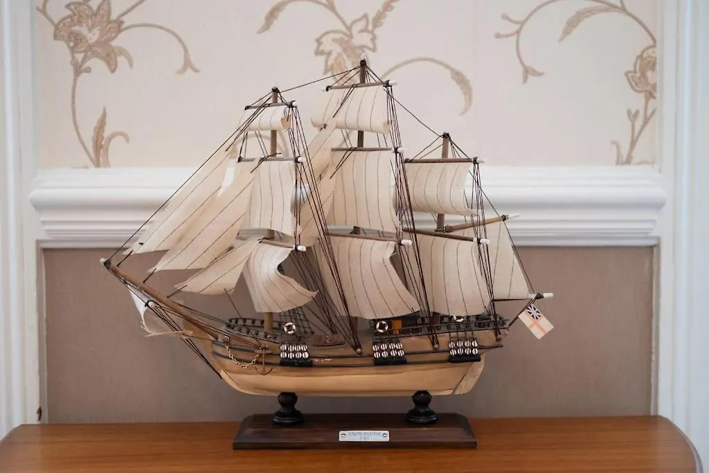 Luxury Nautical Large - 2 Bedroom - Centre - Free Private Parking 度假居 *
