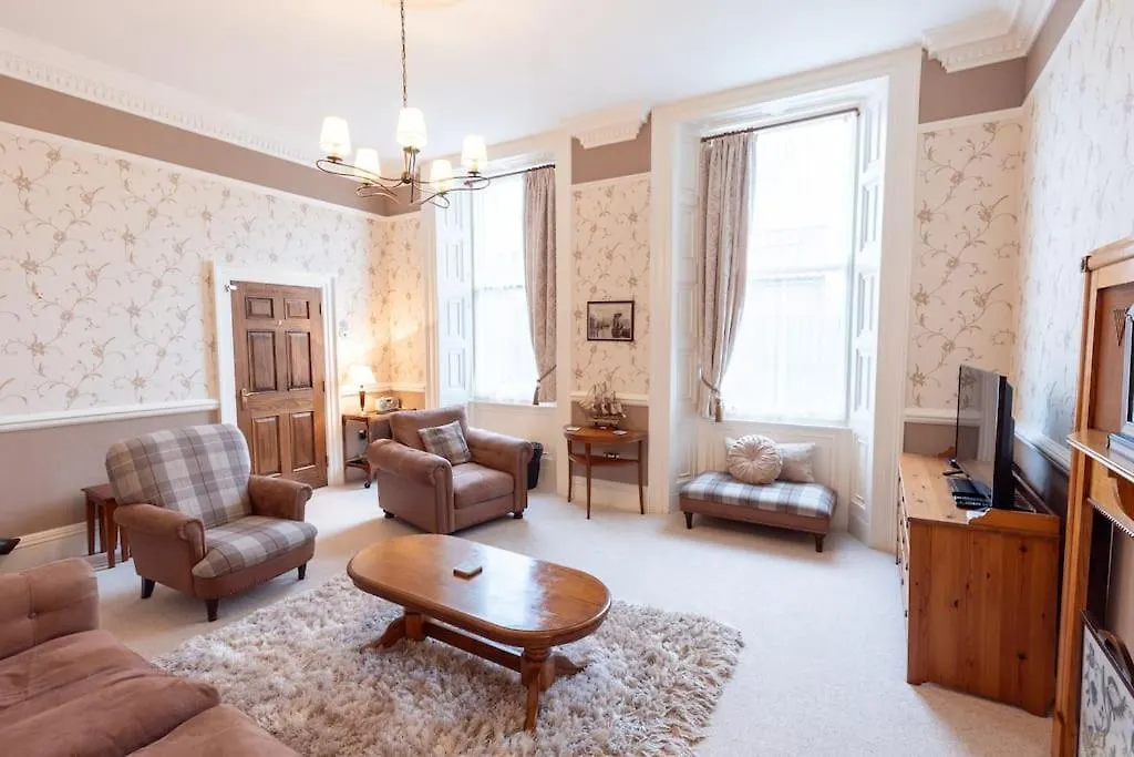 Holiday home Luxury Nautical Large - 2 Bedroom - Centre - Free Private Parking Whitby