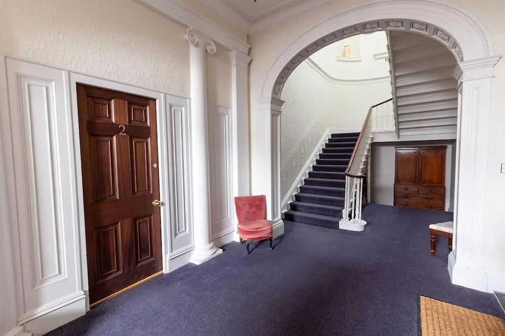 度假居 Luxury Nautical Large - 2 Bedroom - Centre - Free Private Parking