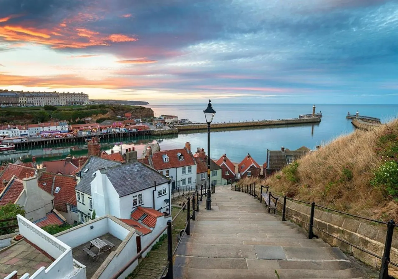 Secret Garden Hideaway * Whitby