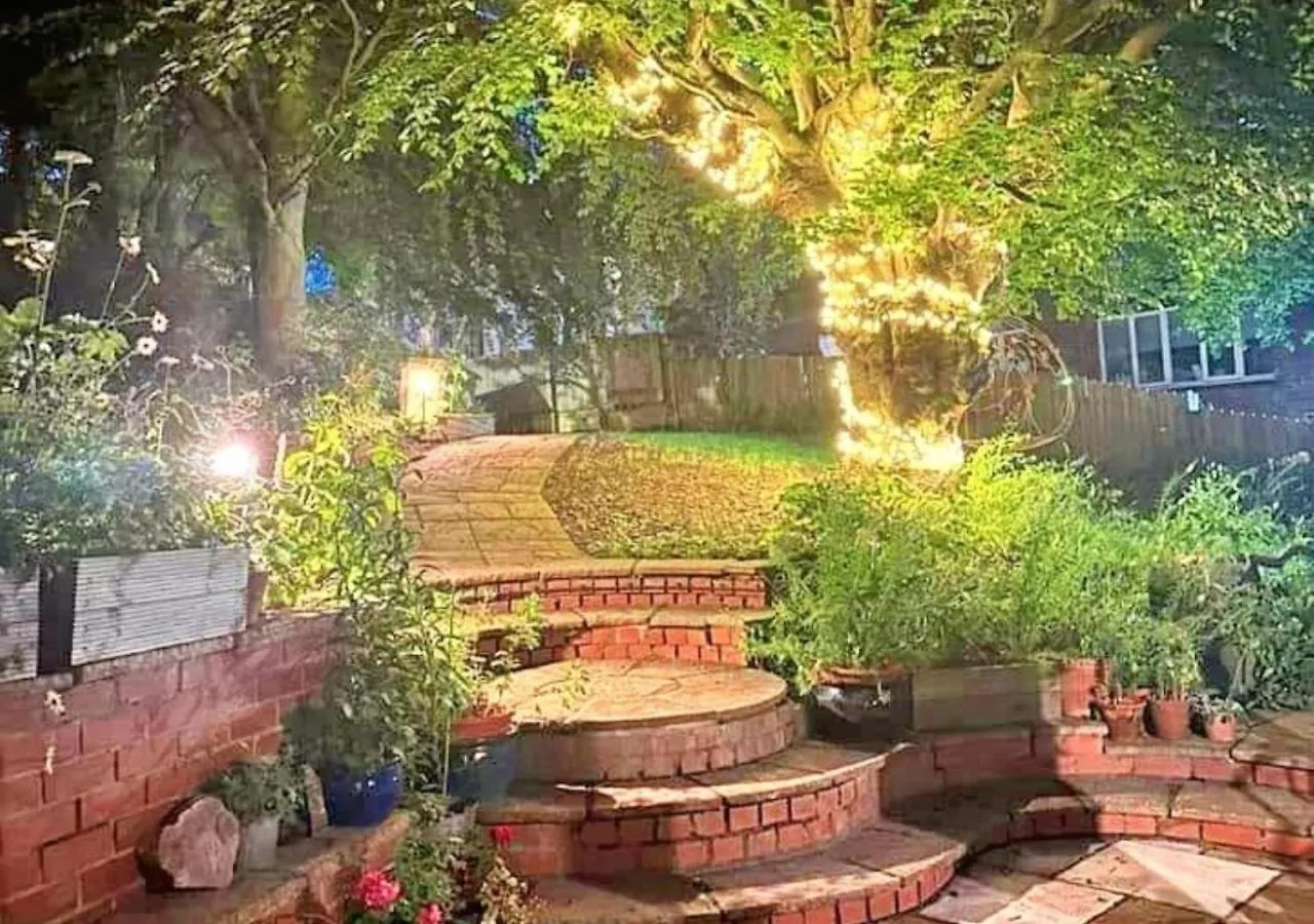 Secret Garden Hideaway * Whitby
