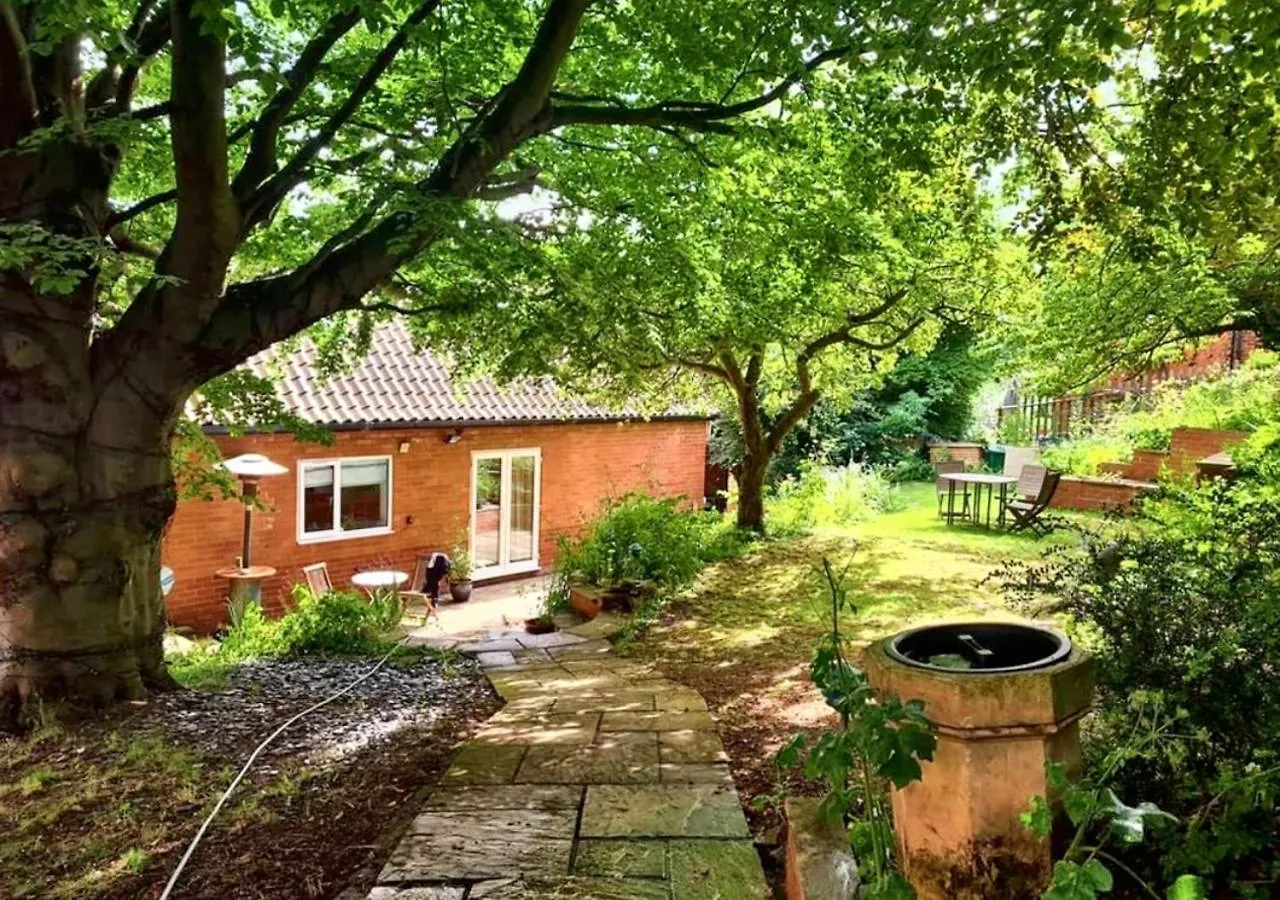 Secret Garden Hideaway Whitby