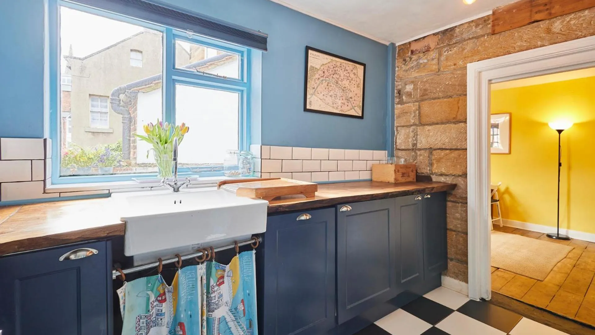 Host & - Clarence Place * Whitby