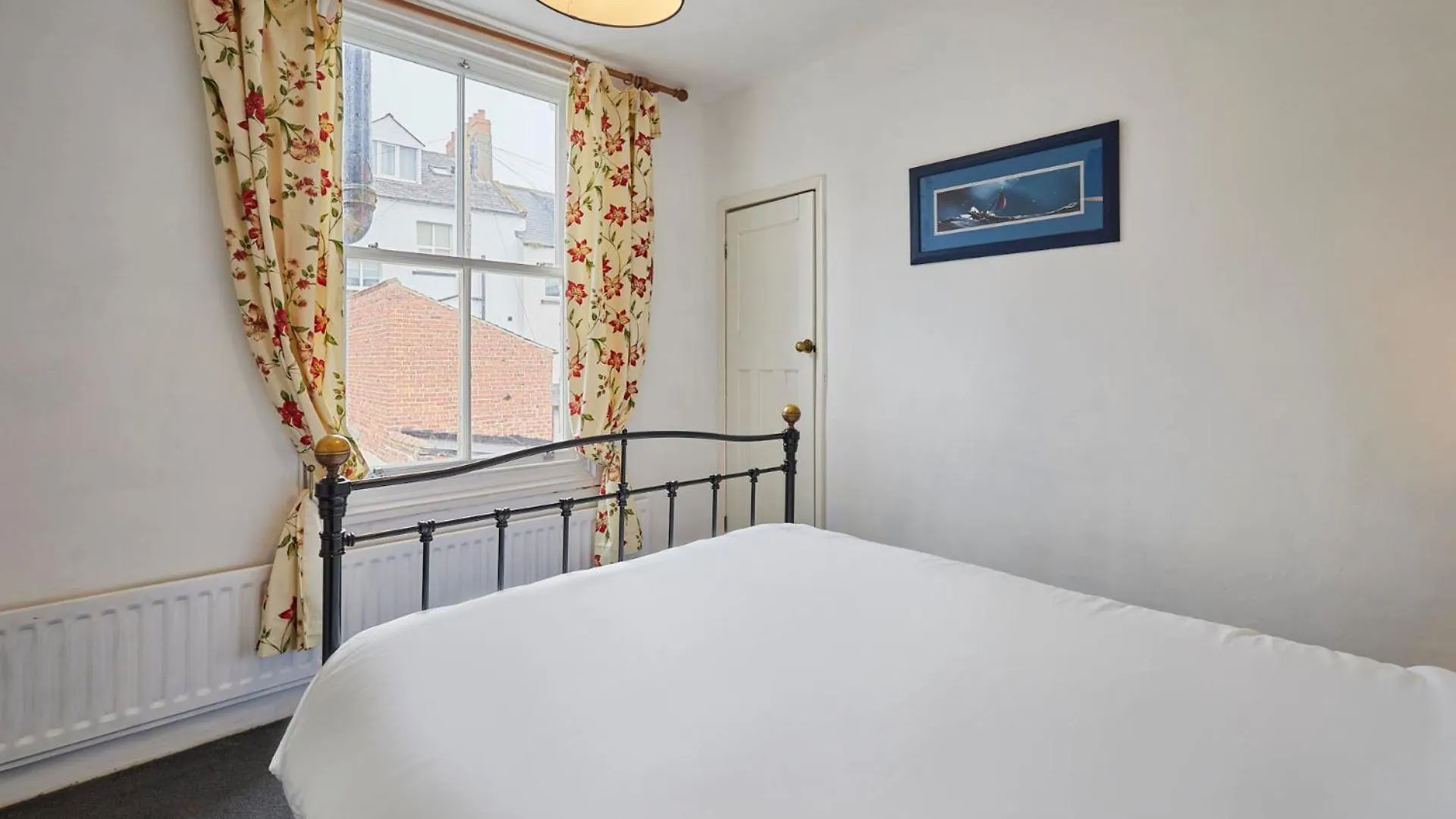 Host & - Clarence Place * Whitby