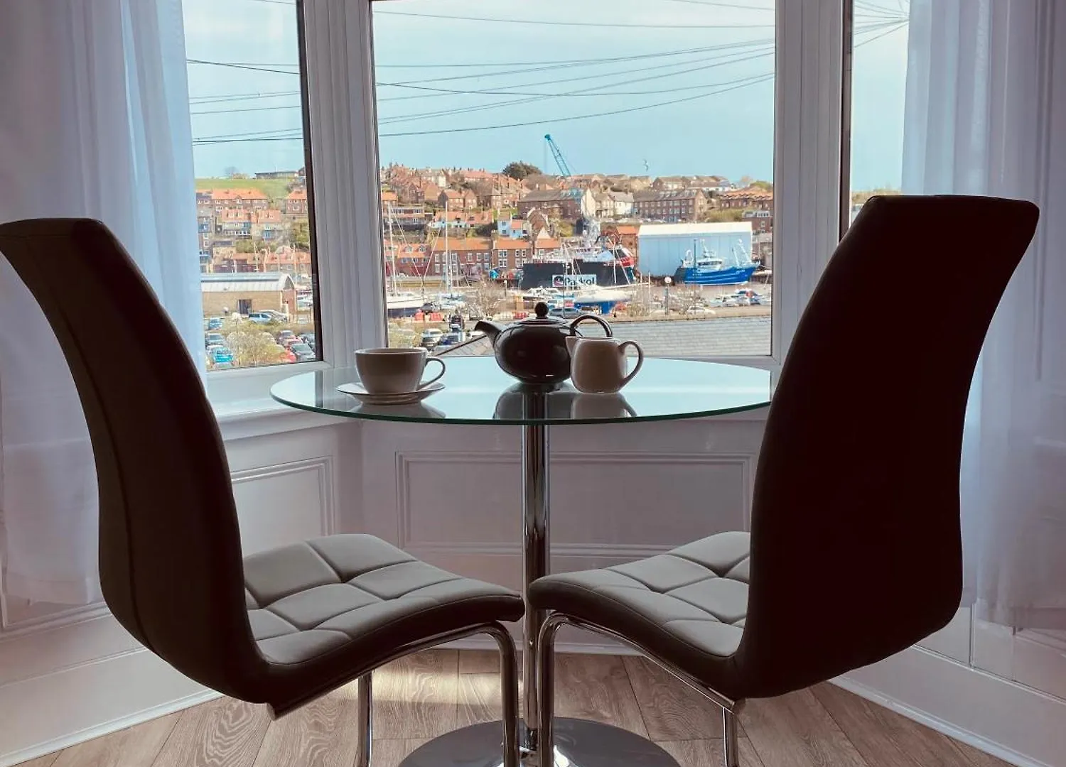 Tideway With Private Parking Space * Whitby