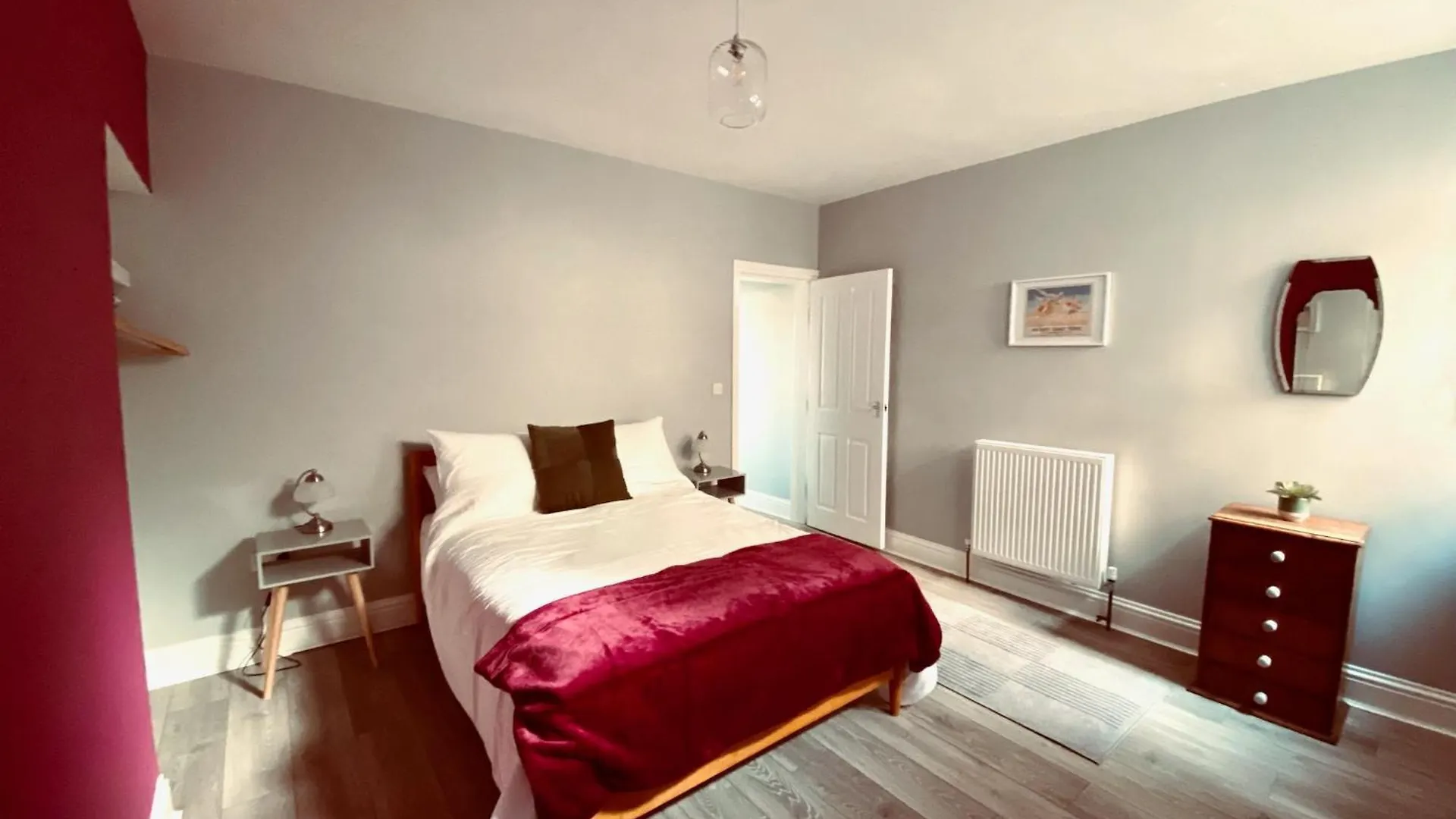 Tideway With Private Parking Space * Whitby
