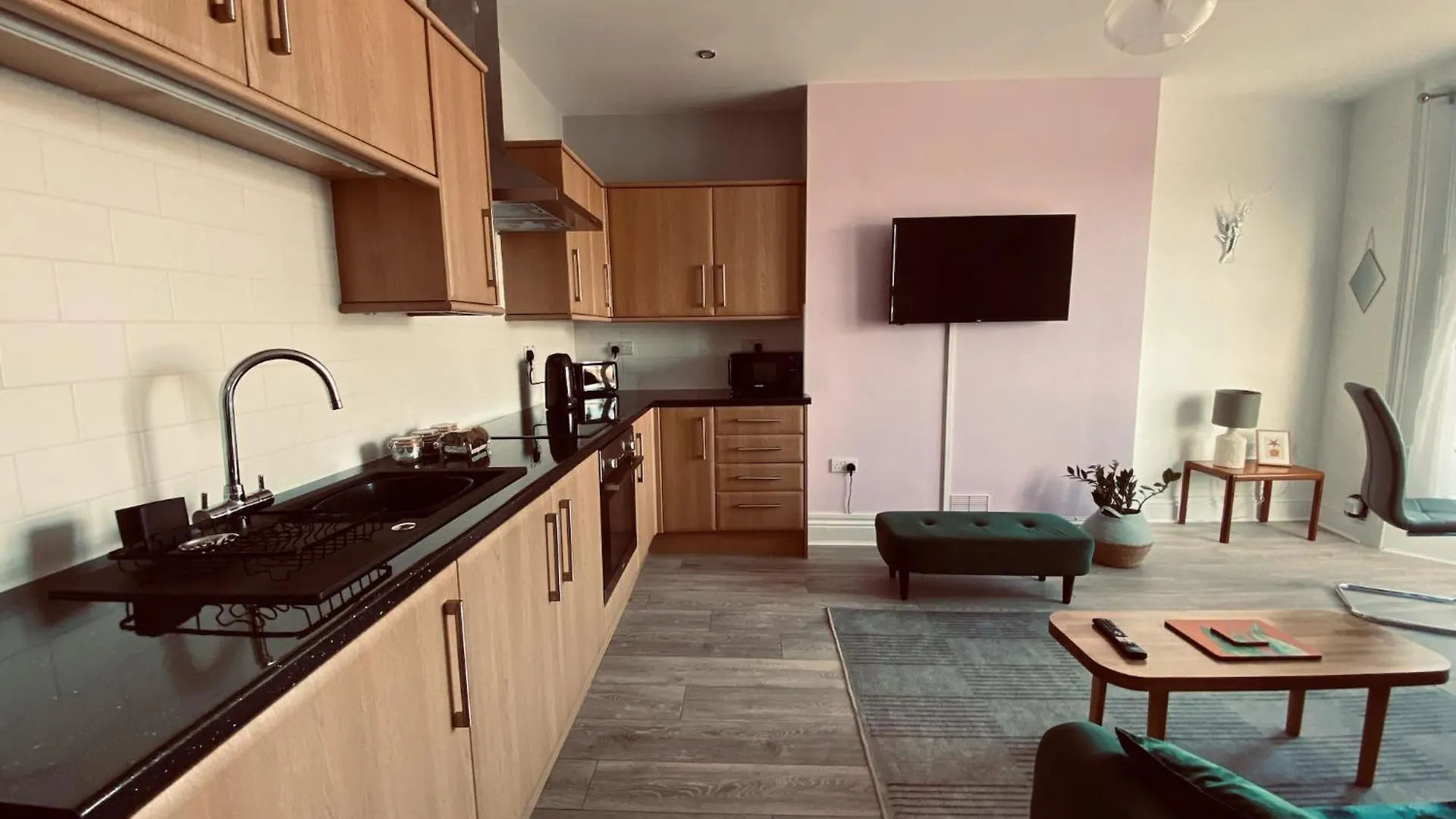 Tideway With Private Parking Space Apartment