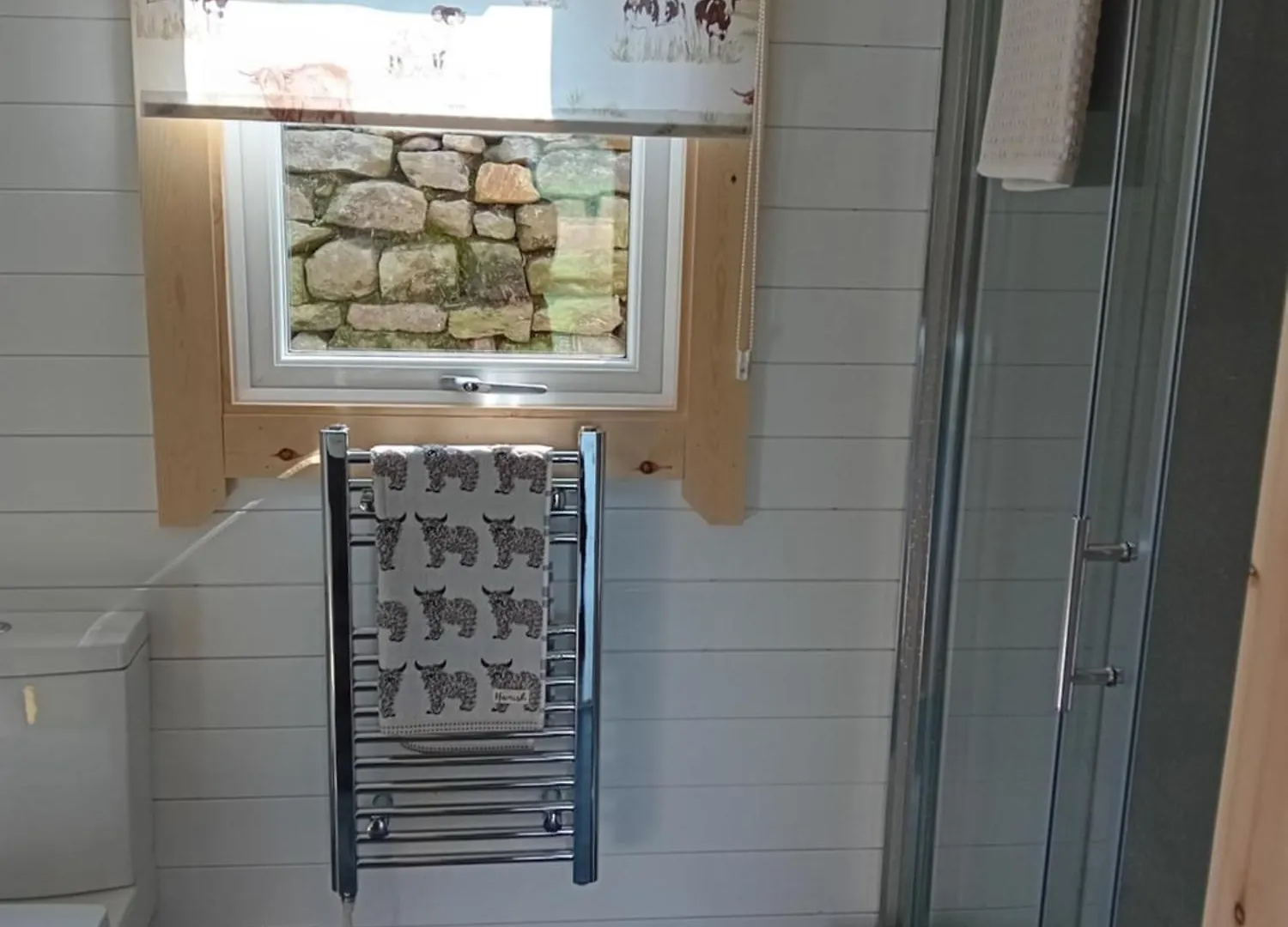 אתר קמפינג Coombs Glamping Pods *