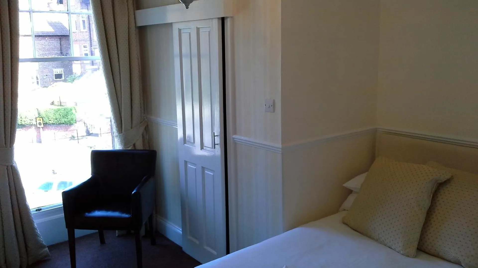 Arundel House Bed and Breakfast