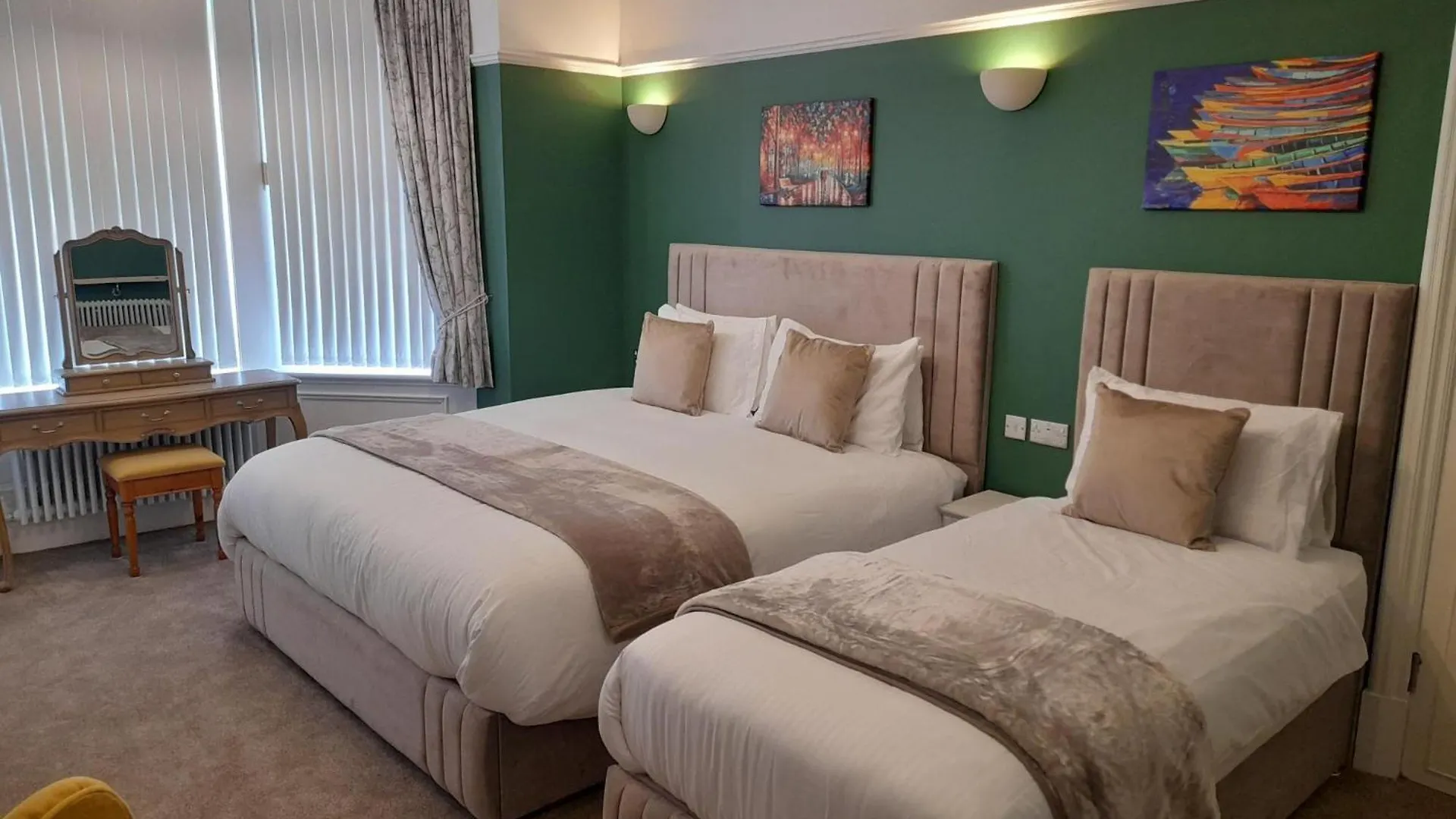 Nocleg ze śniadaniem Crescent 3*