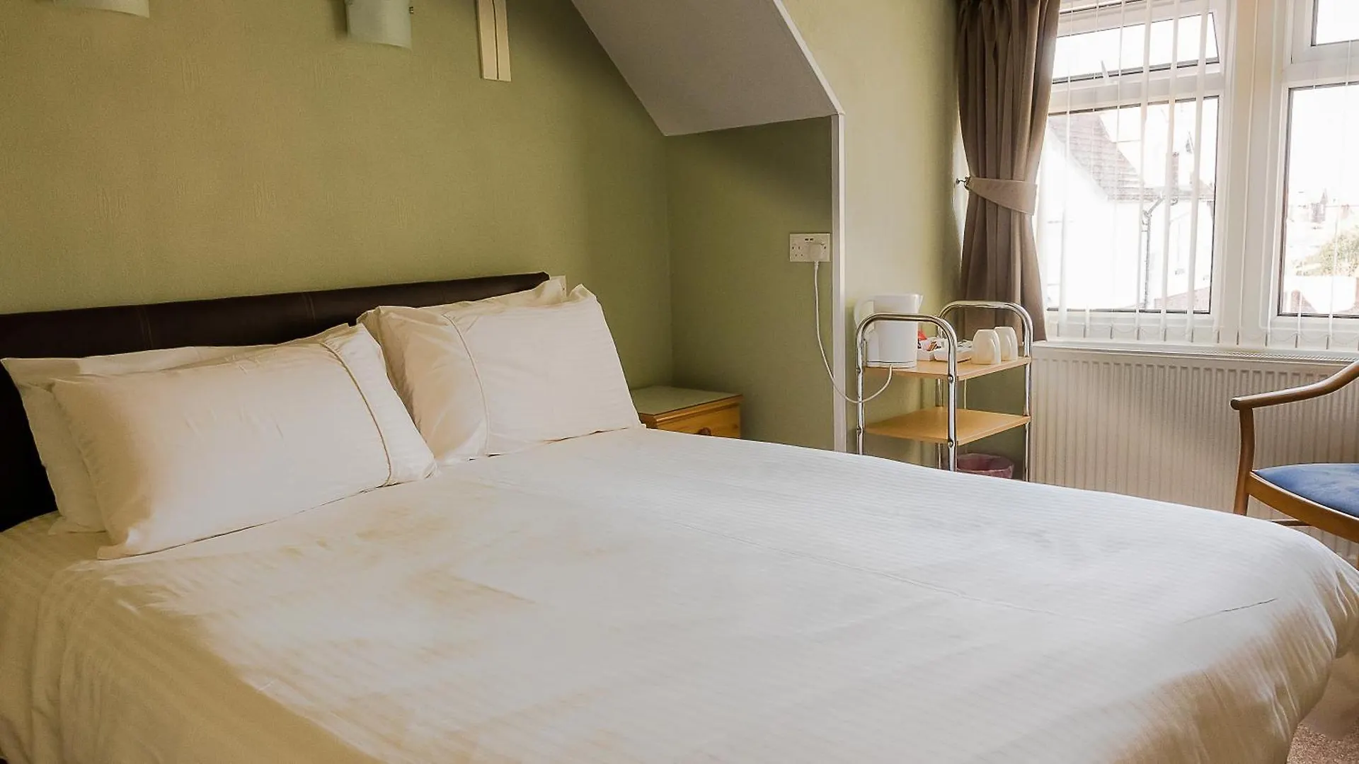 Nocleg ze śniadaniem Crescent 3*