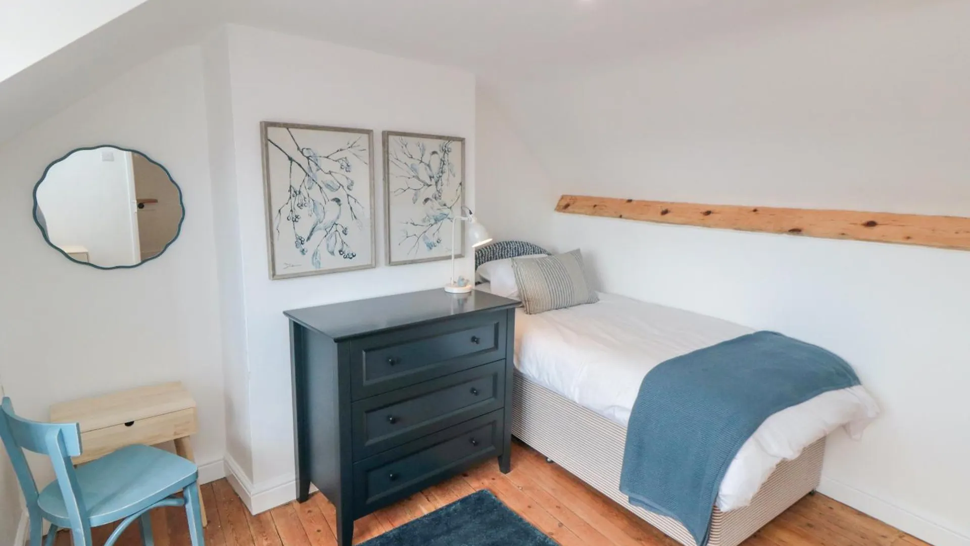 6 Clarence Place *