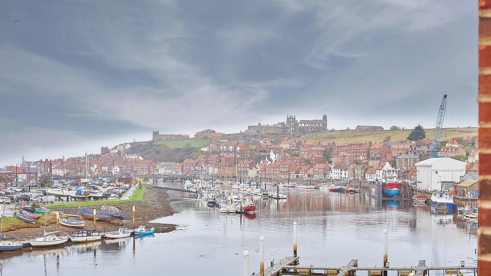 Host & - Seal View Whitby