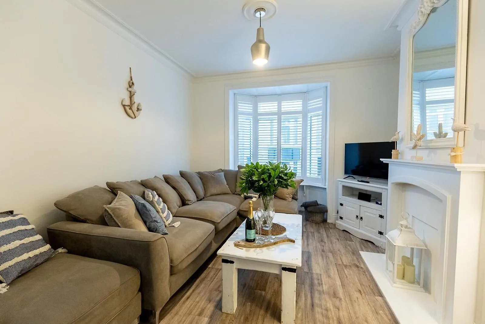 Sea Star - Coastal 3-bed Retreat In The Heart Of * Whitby