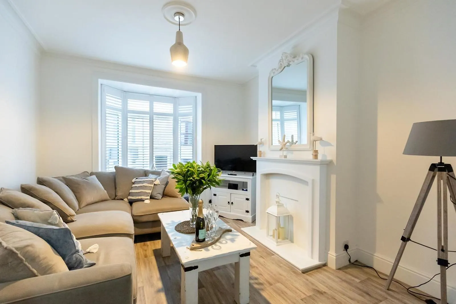 Sea Star - Coastal 3-bed Retreat In The Heart Of