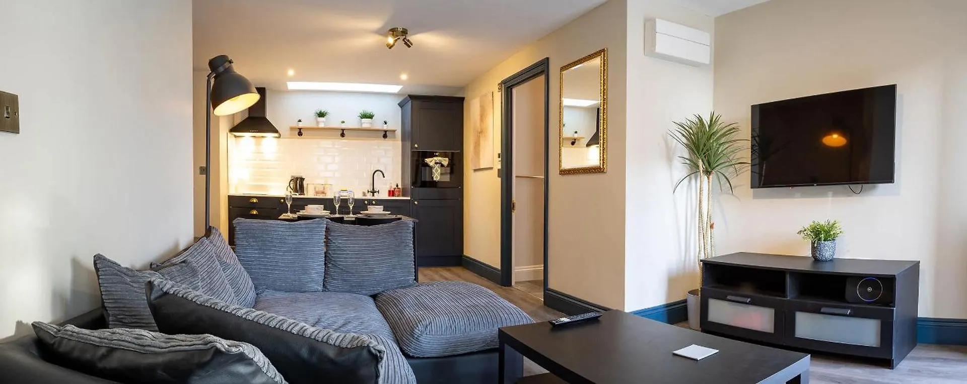 Le Mini Metro - Ground Floor Apartment Whitby