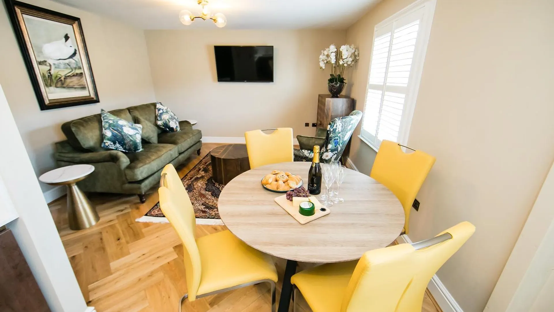 Serenity Apartment Whitby