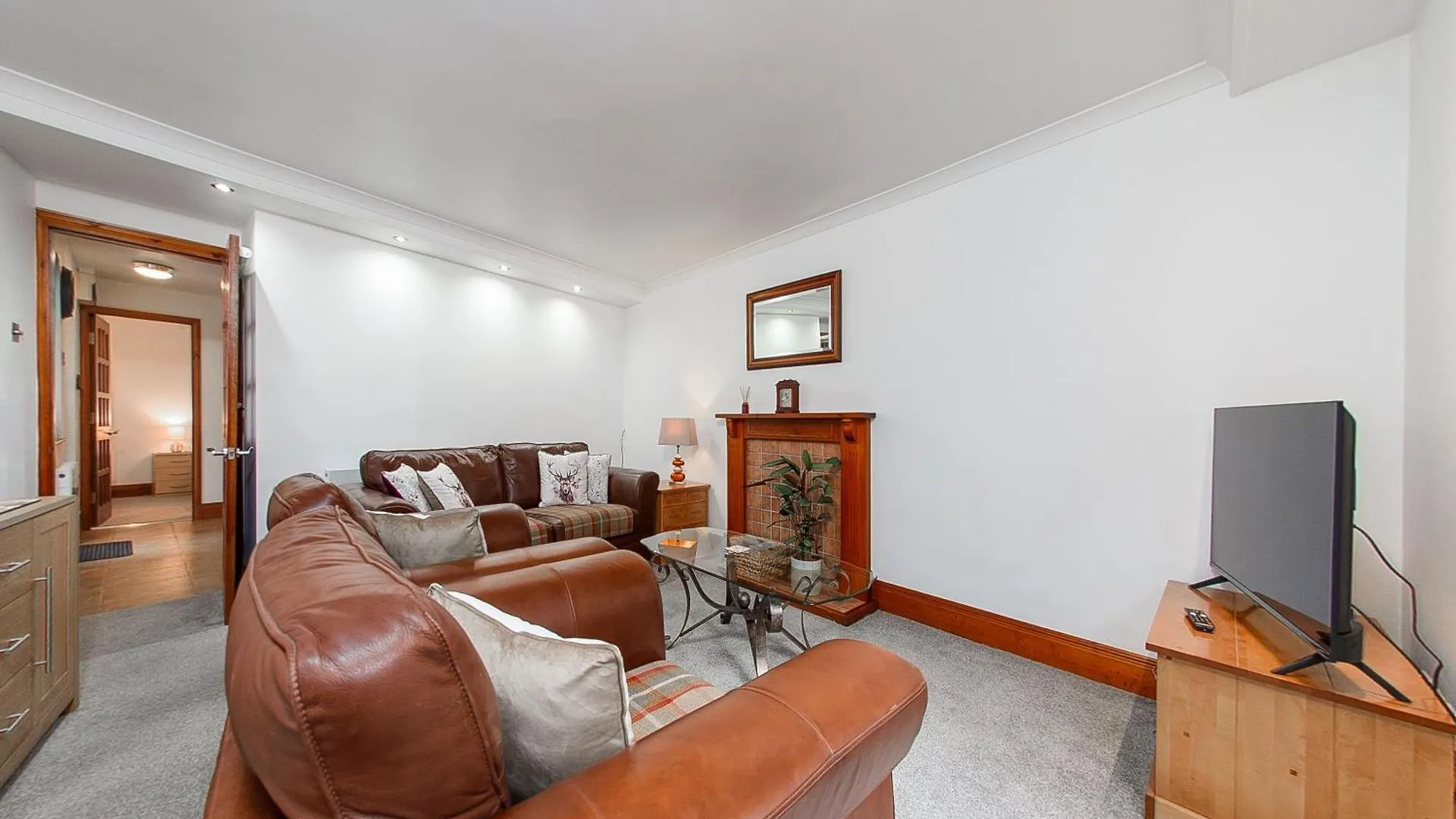 Courtyard With Free Onsite Parking, Garden, Short Flat Walk To Town * Whitby