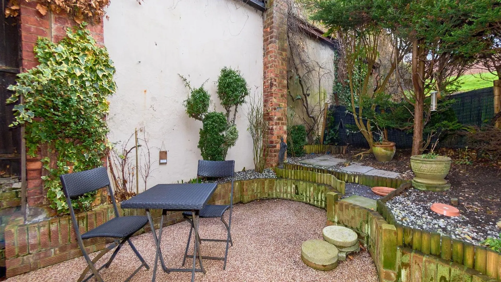 Courtyard With Free Onsite Parking, Garden, Short Flat Walk To Town Apartment Whitby
