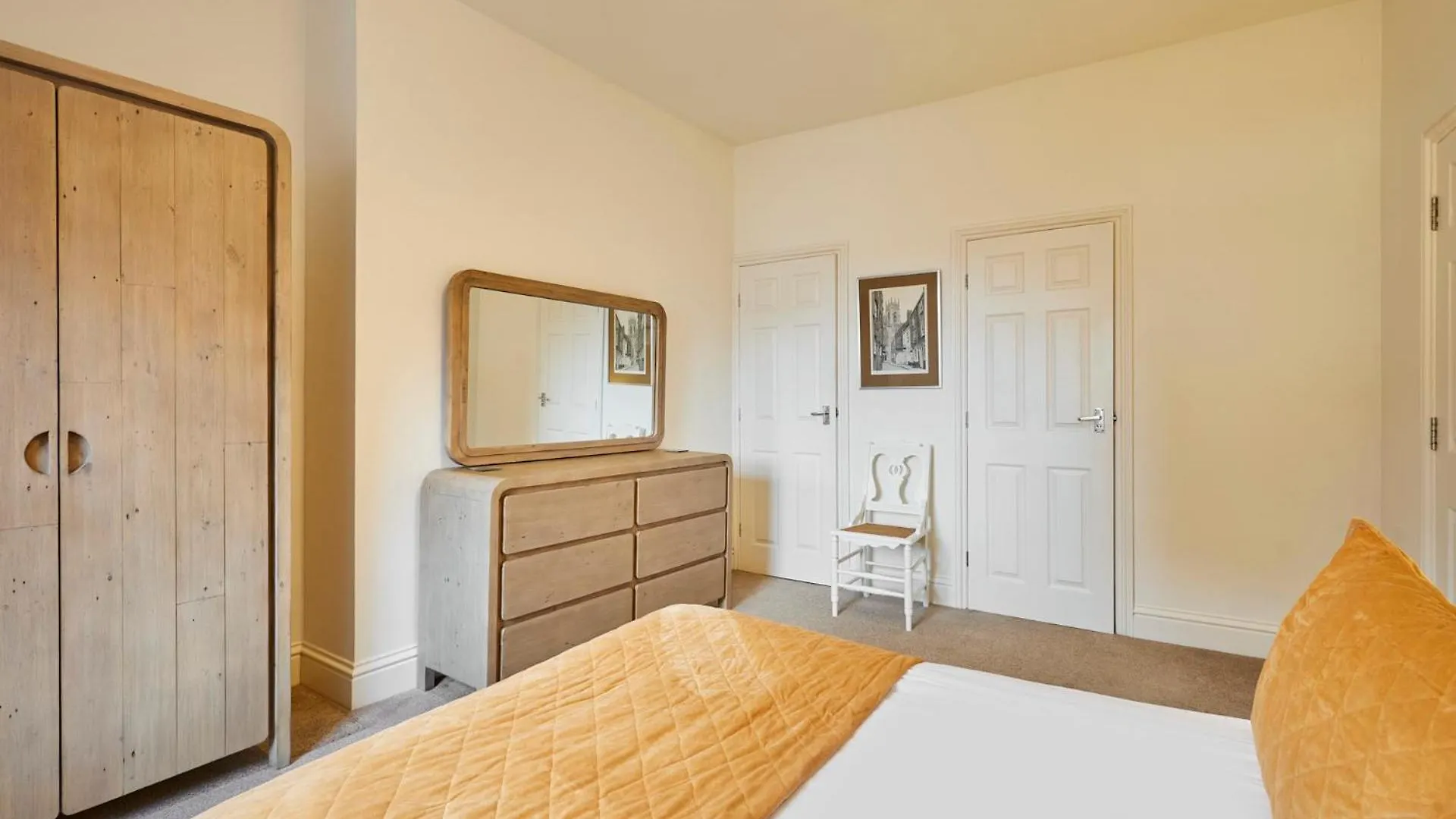 Host & - Fox's Hideout Apartment *